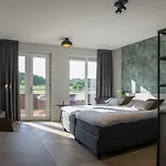 Heuvelrijk 3*